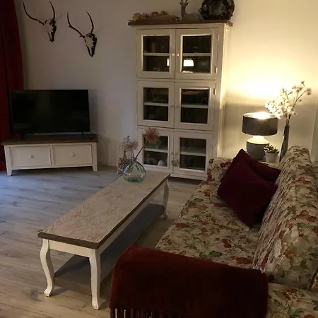 4 Wunderschoene Im Kavaliershaus Appartement