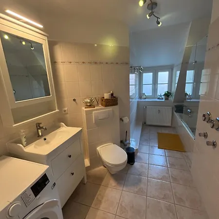 4 Wunderschoene Im Kavaliershaus Appartement