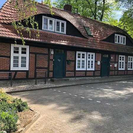 4 Wunderschoene Im Kavaliershaus Schwerin (Mecklenburg-Vorpommern)