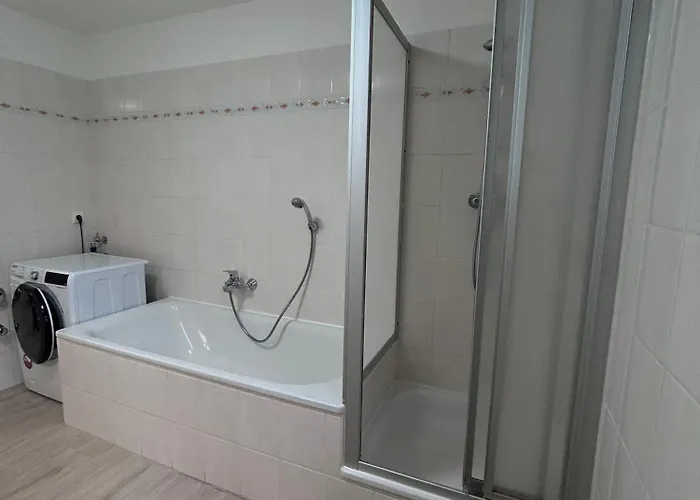 4 Wunderschoene Im Kavaliershaus Schwerin (Mecklenburg-Vorpommern)