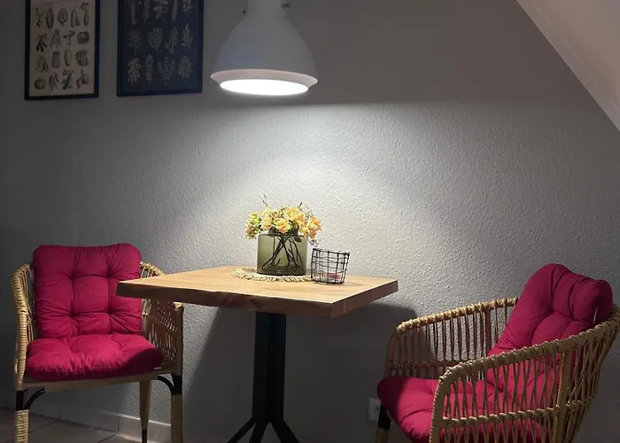 4 Wunderschoene Im Kavaliershaus Schwerin (Mecklenburg-Vorpommern)