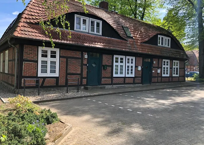 4 Wunderschoene Im Kavaliershaus Schwerin (Mecklenburg-Vorpommern)